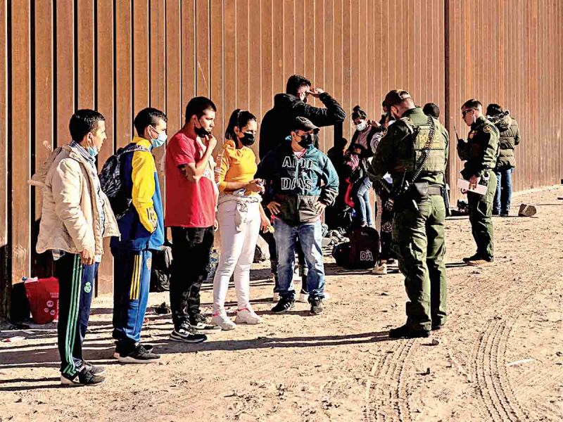 EU retirara ley de expulsión PAUSA.MX