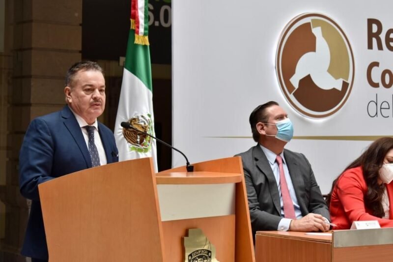 Invita Mario Vázquez a sumarse al diálogo sobre Reforma Constitucional