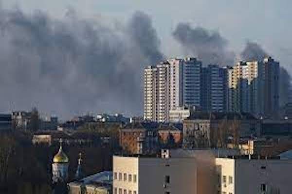 Noticias Chihuahua PAUSA.MX Ucranianos ayudan a defender Kyiv Ciudadanos de ucrania se levantan en armas PAUSA.MX