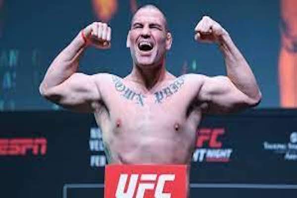 Unknown-7 Arrestan a Cain Velasquez PAUSA.MX