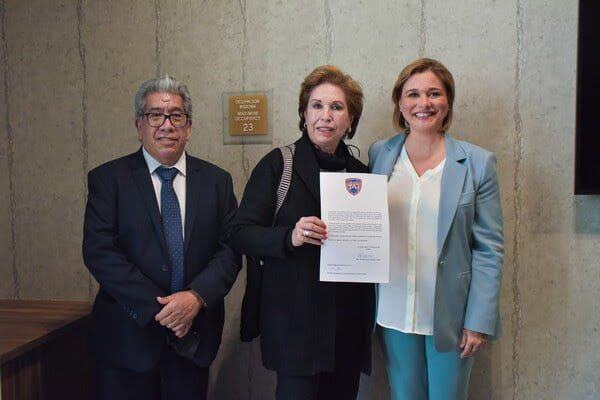 MARU CAMPOS PAUSA.MX