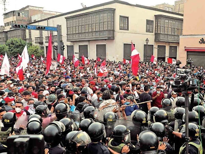 Peru en toque de queda PAUSA.MX