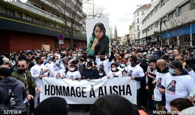 Condenan en Francia a dos adolescentes por matar a su compañera