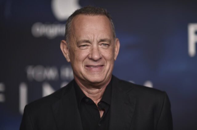 TOM HANKS ESTRENA SU NUEVA PELICULA tom hanks pausa.mx