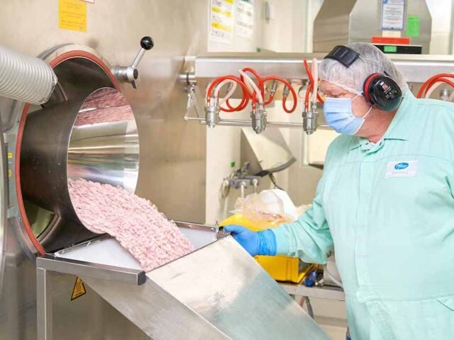 Pfizer's COVID-19 pill Paxlovid is manufactured in Freiburg PAUSA.MX