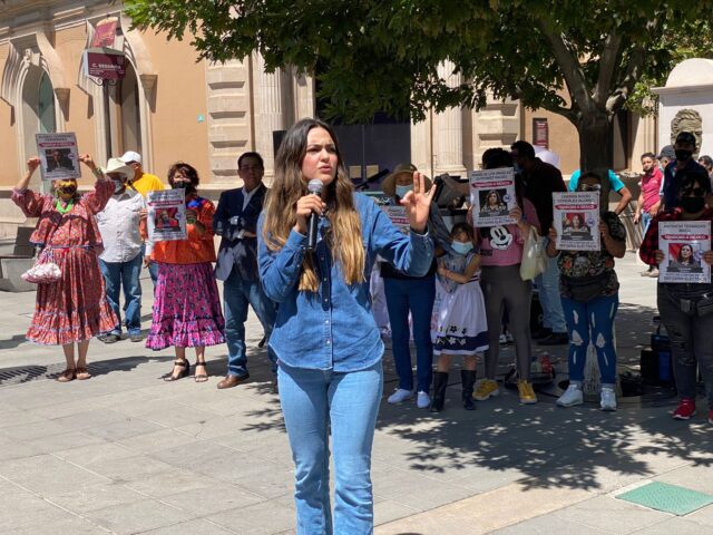 31CF500A-5F9D-4B5D-B168-A1124BFC1166