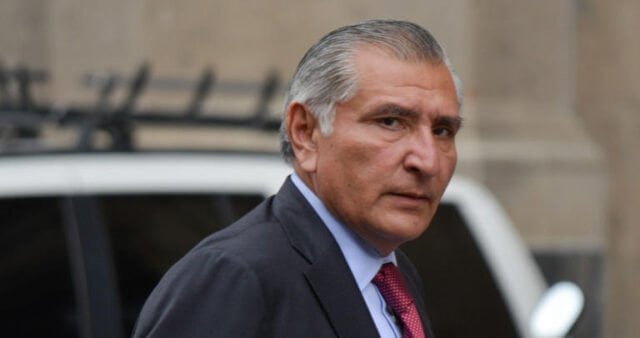 Pausa.mx Adán Augisto, Loera