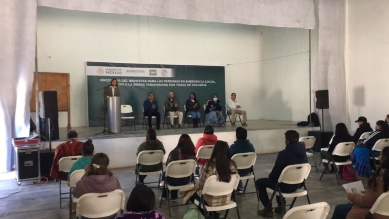 Entrega Gobierno Federal por segunda ocasión apoyos económicos a 57 docentes voluntarios de escuelas de la Diócesis de la Tarahumara