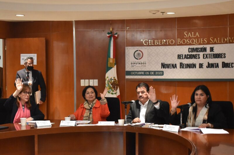 Comisión trabaja propuesta para mejorar la atención de consulados a mexicanos en el exterior