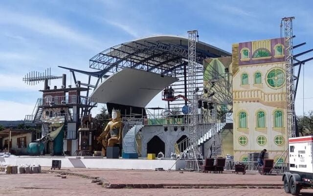 Escenario de La golondrina y su príncipe. Imagen tomada de internet