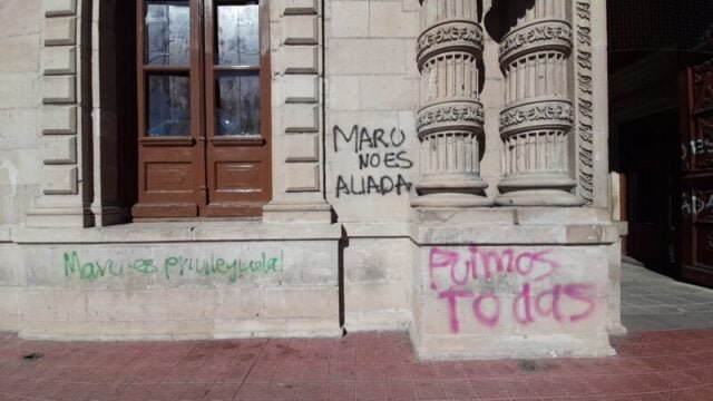 Pintas en Palacio de Gobierno por 25N