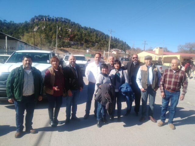 Entrega Gobierno Federal vehículos a cooperativa ejidal como parte del Plan Integral de Atención al Ejido Creel