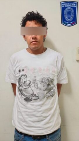 Noticias Chihuahua PAUSA.MX Capturan en Ciudad Juárez a dos hombres en posesión de droga, cargadores de armas y equipo táctico