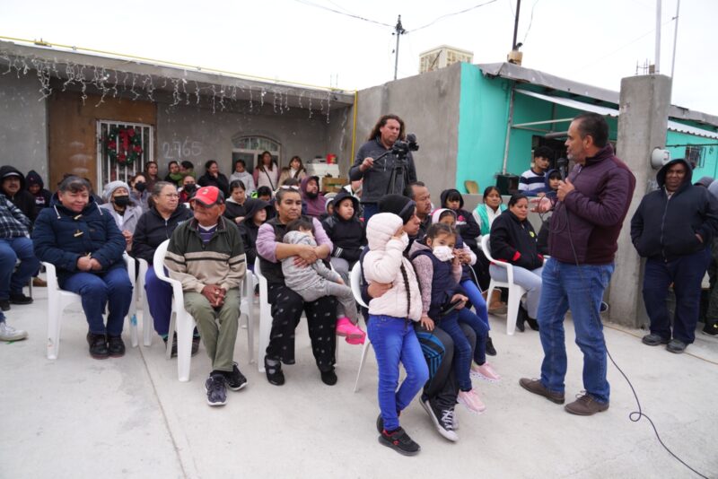 Noticias Chihuahua Pausa.MX Entrega Bienestar cobijas en colonias vulnerables de Ciudad Juárez