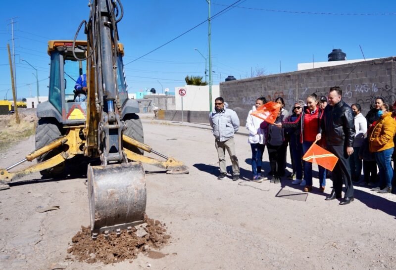 Noticias Chihuahua PAUSA.MX Comienza Gobierno del Estado rehabilitación de calles en Aquiles Serdán