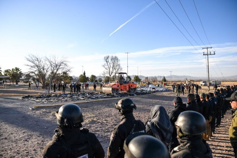 Noticias Chihuahua PAUSA.MX Continúan acciones de ordenamiento en el Sistema Penitenciario, asiste Gobernadora a destrucción de objetos asegurados al interior del CERESO 1 de Aquiles Serdán