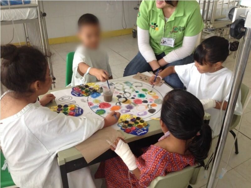 Noticias Chihuahua PAUSA.MX Con programa de la SEyD continúan alumnos su educación a través de aulas hospitalarias