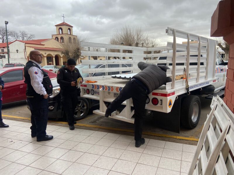 Noticias Chihuahua Pausa.MX Llevó CEPC apoyos a familias tras fuertes vientos que afectaron al estado