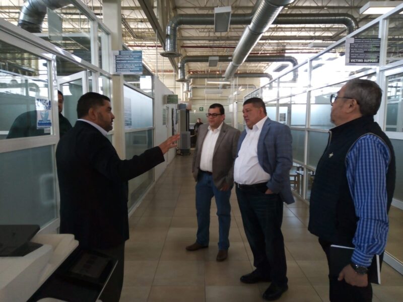 Noticias Chihuahua PAUSA.MX Recorre Fiscal General César Jáuregui instalaciones de la Fiscalía Zona Sur