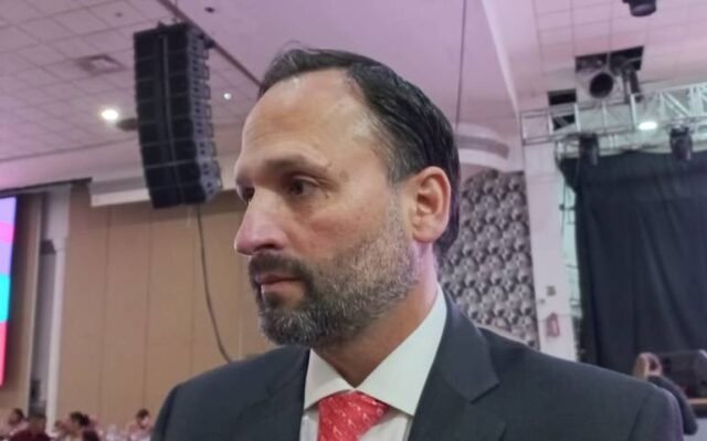 de la Peña Grajeda, emitió un llamado urgente a los servidores públicos para que se abstengan de utilizar recursos económicos y recursos humanos para favorecer a candidatos en campañas electorales