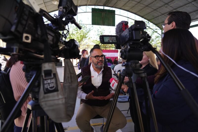 Noticias Chihuahua PAUSA.MX Seguimos trabajando en la ayuda humanitaria con apoyo a representantes de otros países y coordinación entre dependencias federales: Juan Carlos Loera