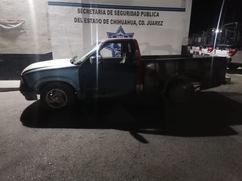 Noticias Chihuahua Pausa.MX Detuvo SSPE en Juárez a mujer a bordo de vehículo robado