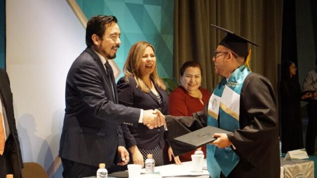 Egresan de la UT Paso del Norte 96 nuevos profesionistas