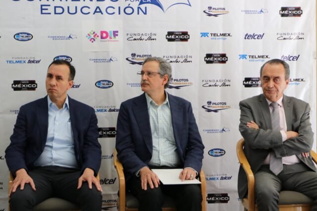 Recibe DIF Estatal donación de sillas de ruedas, tablets y aparatos multifuncionales por Fundación Telmex Telcel Recibe DIF Estatal donación de sillas de ruedas, tablets y aparatos multifuncionales por Fundación Telmex Telcel