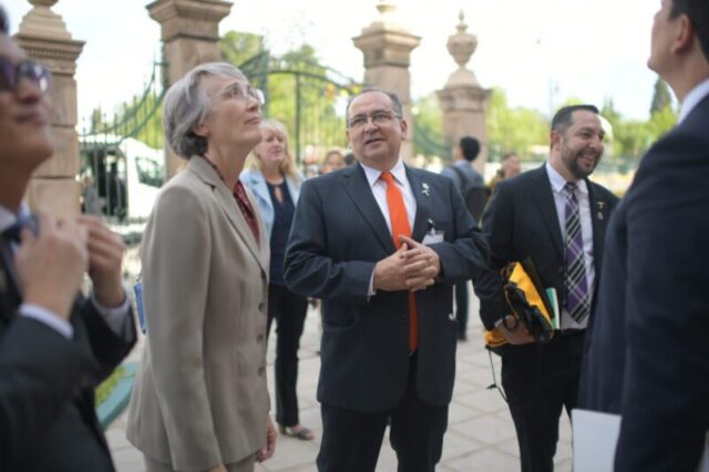 Recorre delegación de UTEP instalaciones de la UACH.