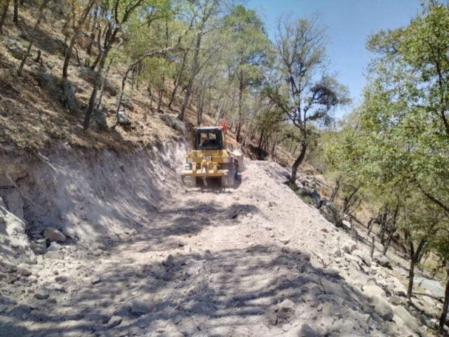 Construye Gobierno del Estado nuevo camino para comunicar a localidades de Chínipas