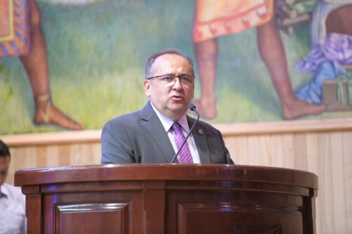 Noticias Chihuahua PAUSA.MX Realizan ceremonia de graduación del programa UACH Peraj “Inspirando Futuros”