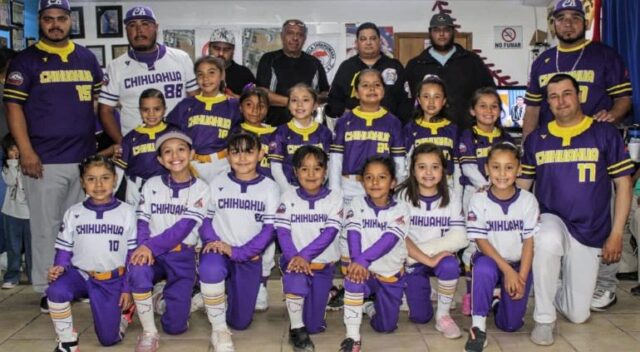 la escuela Tarahumara fue premiado esta noche por su destacada participación en el Torneo Nacional Pony League.
