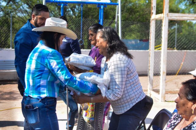 Noticias Chihuahua PAUSA.MX Entrega Bien Común apoyos diversos en el municipio de Santa Isabel