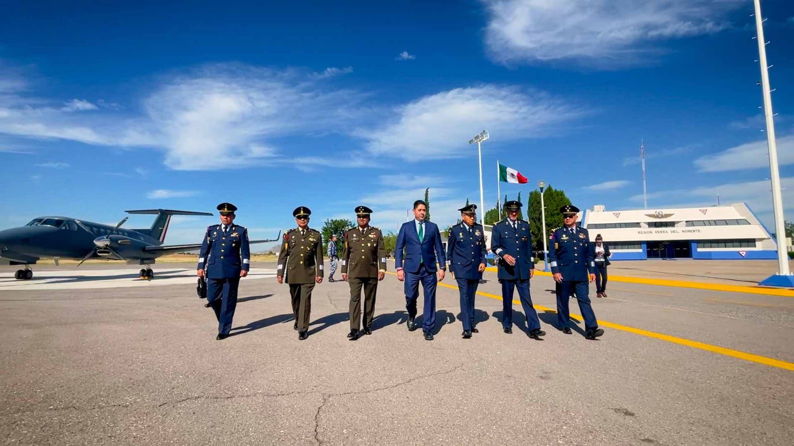 Noticias Chihuahua PAUSA.MX Rinde protesta el general Alfonso Rodríguez como comandante interino de la Región Aérea Noreste