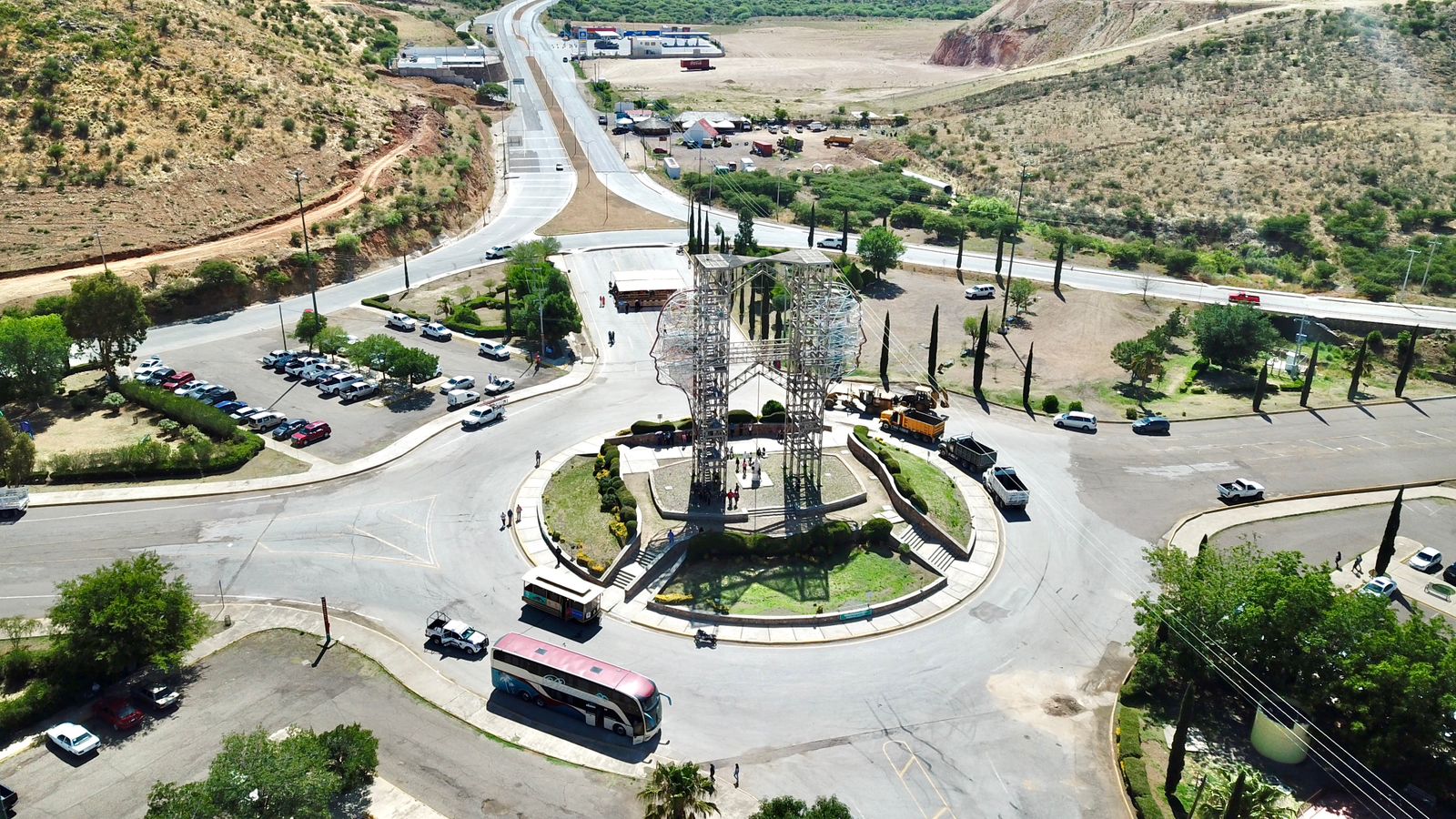Noticias Chihuahua PAUSA.MX Con inversión de 28 mdp arranca Estado la construcción del Parque Puerta del Tiempo en Parral