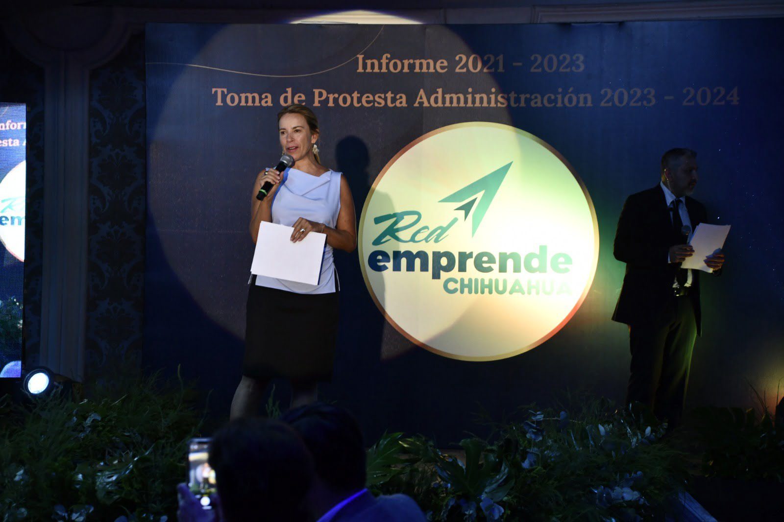Noticias Chihuahua PAUSA.MX Encabeza secretaria de Innovación y Desarrollo Económico toma de protesta de nuevo presidente de la Red Emprende Chihuahua