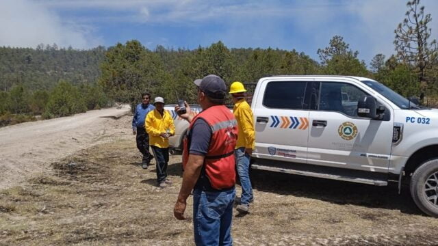 Noticias Chihuahua PAUSA.MX Entrega Protección Civil Estatal apoyos a combatientes de incendios forestales en Carichí