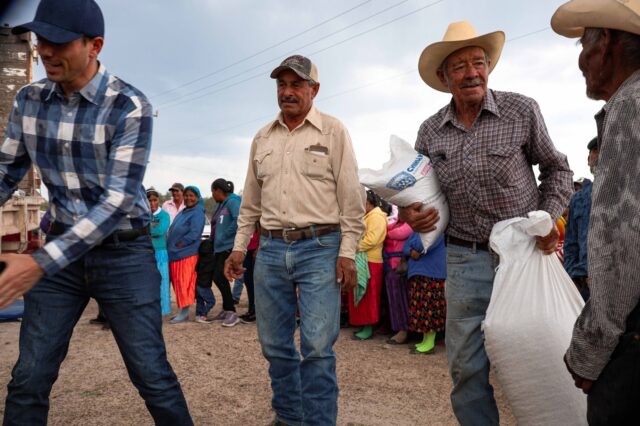 Noticias Chihuahua PAUSA.MX Fortalece Estado con apoyos alimentarios a 350 familias rarámuri en Balleza
