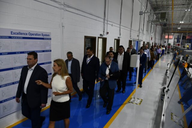 Noticias Chihuahua PAUSA.MX Inaugura Manque Granados planta de Commercial Vehicle Group en Aldama
