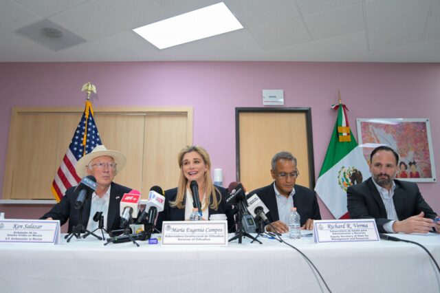 Noticias Chihuahua PAUSA.MX Refrenda Gobernadora Maru Campos compromiso de colaboración con autoridades de Estados Unidos en tema migratorio