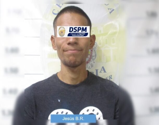 Noticias Chihuahua PAUSA.MX Frustran robo a escuela de la colonia Cuauhtémoc; sujeto intenta robar motores de aires acondicionados