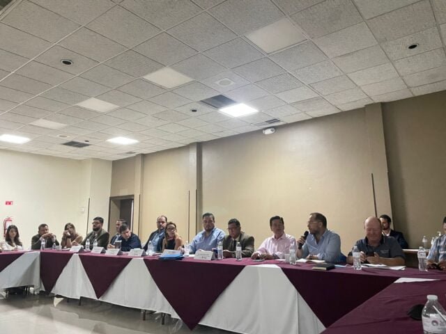 El Consejo de Desarrollo Económico Regional Chihuahua Centro (Coder), presidido por Antonio Valadez García, anunció un desafío para el próximo semestre: mejorar los salarios en respuesta a la llegada de inversiones extranjeras.