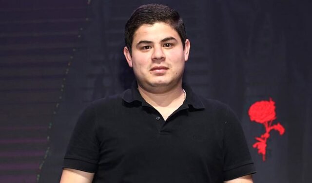 multa de 674 mil pesos al cantante de música grupera Alfredo Olivas debido a la interpretación de canciones que hacen apología del delito