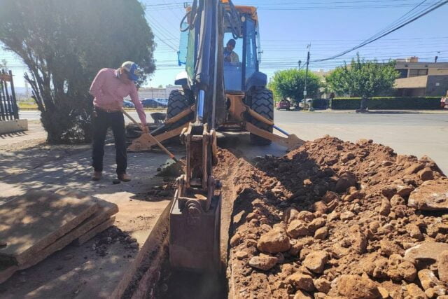 Noticias Chihuahua PAUSA.MX Inicia JMAS Chihuahua rehabilitación de líneas de agua potable y tomas domiciliarias en colonia San Felipe