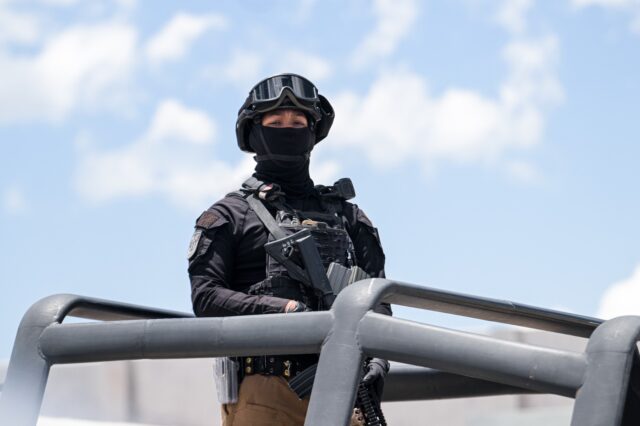 Noticias Chihuahua PAUSA.MX Fortalece Gobernadora Maru Campos seguridad de la región serrana con equipamiento a policías municipales