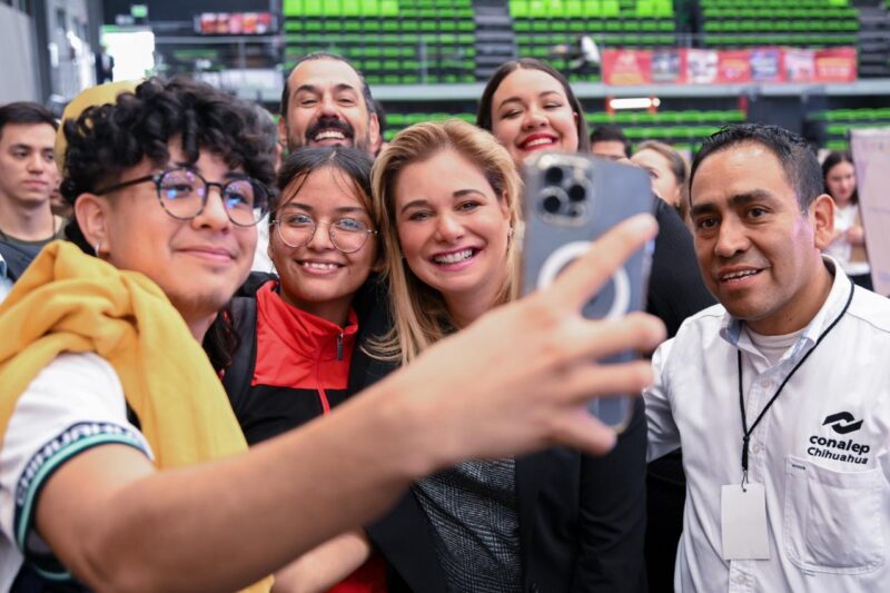 Noticias Chihuahua PAUSA.MX Encabeza Gobernadora Maru Campos la Feria de Empleo para la Inclusión Laboral de la Juventud