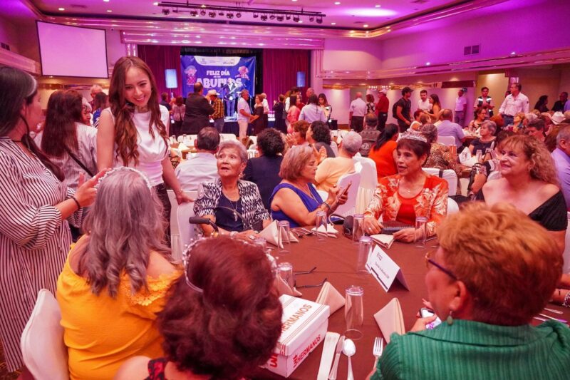Noticias Chihuahua PAUSA.MX Festeja Bien Común a 500 personas mayores por el Día del Abuelo en la capital