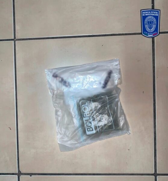 Noticias Chihuahua PAUSA.MX Detienen a dos sujetos por la portación de tres armas de fuego y droga