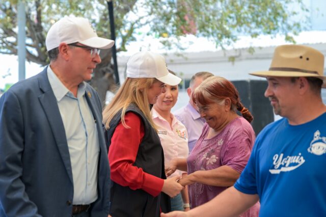 Noticias Chihuahua PAUSA.MX Entrega gobernadora Maru Campos 17 créditos para mejoramiento de vivienda en Aquiles Serdán