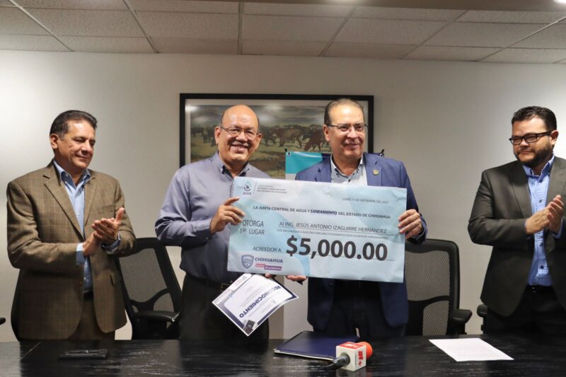 Noticias Chihuahua PAUSA.MX Premia a JCAS a ganador del Concurso Ecos Acuáticos Chihuahuenses